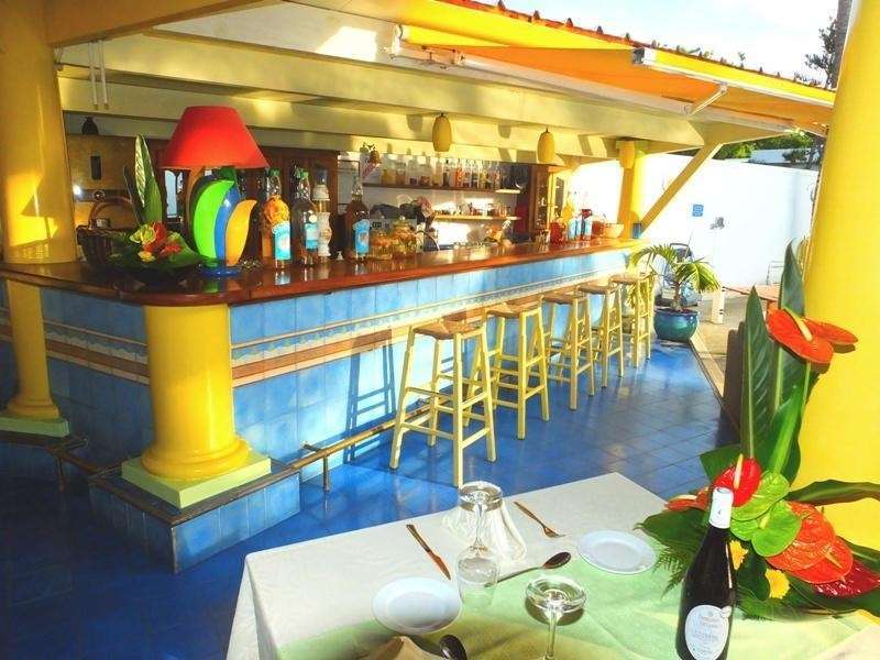 Le Nautile Beachfront Saint-Gilles-les Bains Restaurang bild